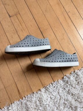 Native Kids Jefferson Sneakers SlipOn Gray Size C13 Boy or Girl